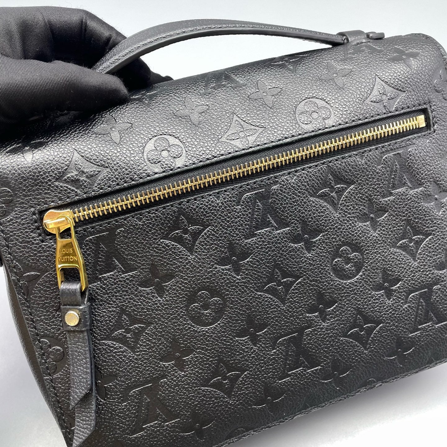 Louis Vuitton - Pochette Metis - Monogram Empreinte leather - Black - (medium)