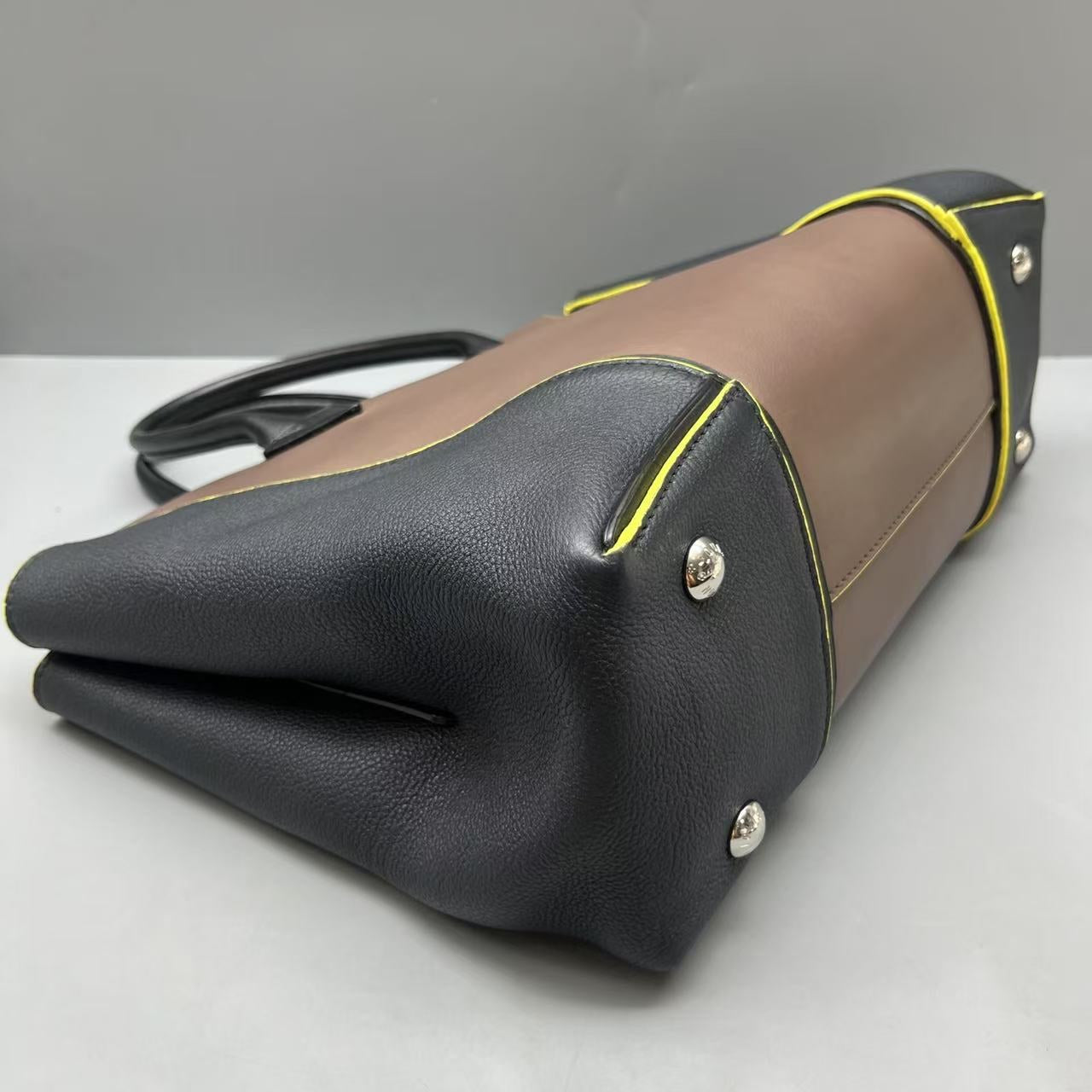 Louis Vuitton - Lockme Cabas - Leather - Multicolour - (medium)
