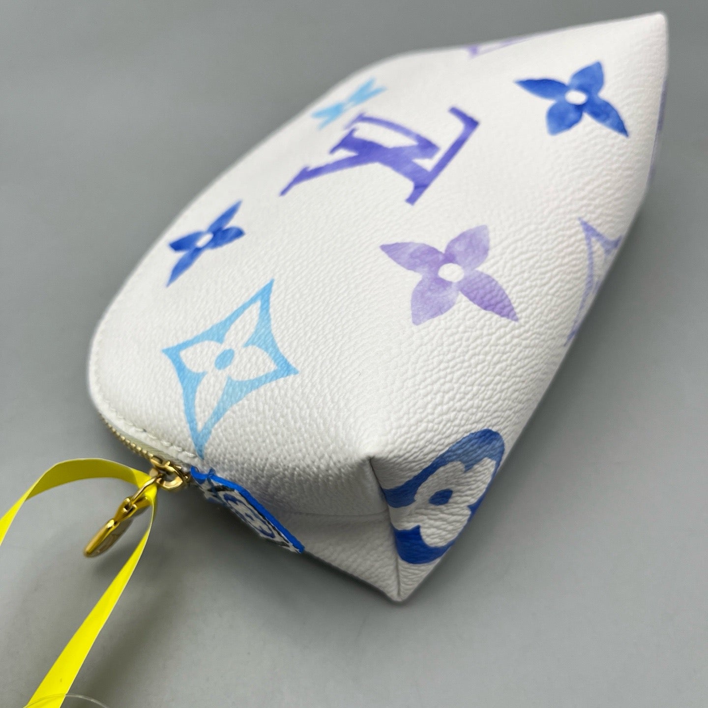 Louis Vuitton - Pochette Cosmétique Mini - Leather - White - (mini)