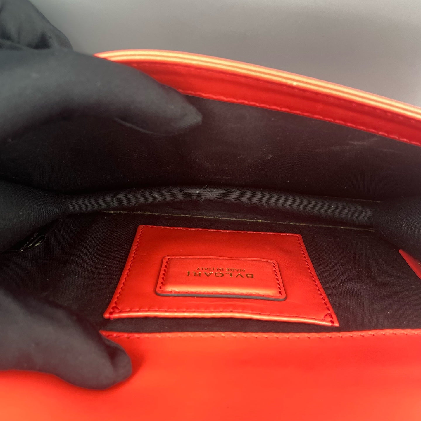 Bvlgari - Serpenti Forever Horizontal - Calfskin leather - Orange-red with gold-tone hardware - (Small)