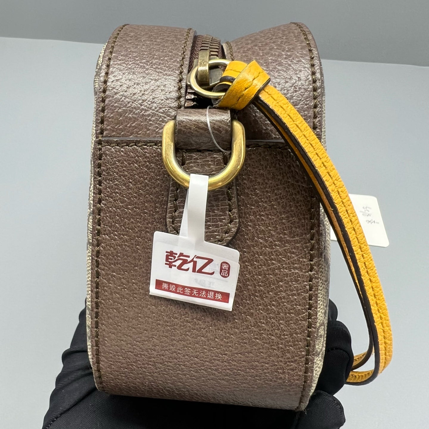 Gucci - GG Supreme Neo Vintage Camera Bag with Tiger Head - GG Supreme canvas with leather trim and fabric strap - Beige and brown with green and red accents - (Small)
