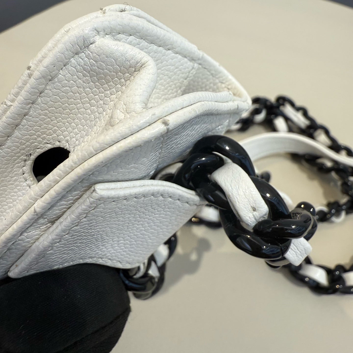 Chanel - Quilted Mini Pouch with Chain Belt - Grained leather - White - (mini)