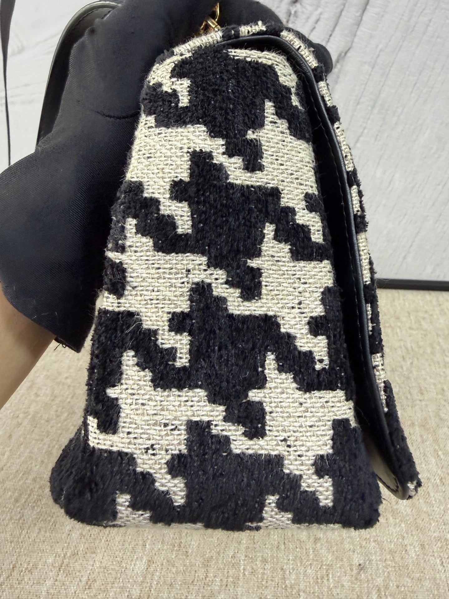 Dior - Caro Houndstooth Chain Bag - Tweed with Leather trim - Multicolour (Black and White) with Gold-Tone Hardware - (Medium)