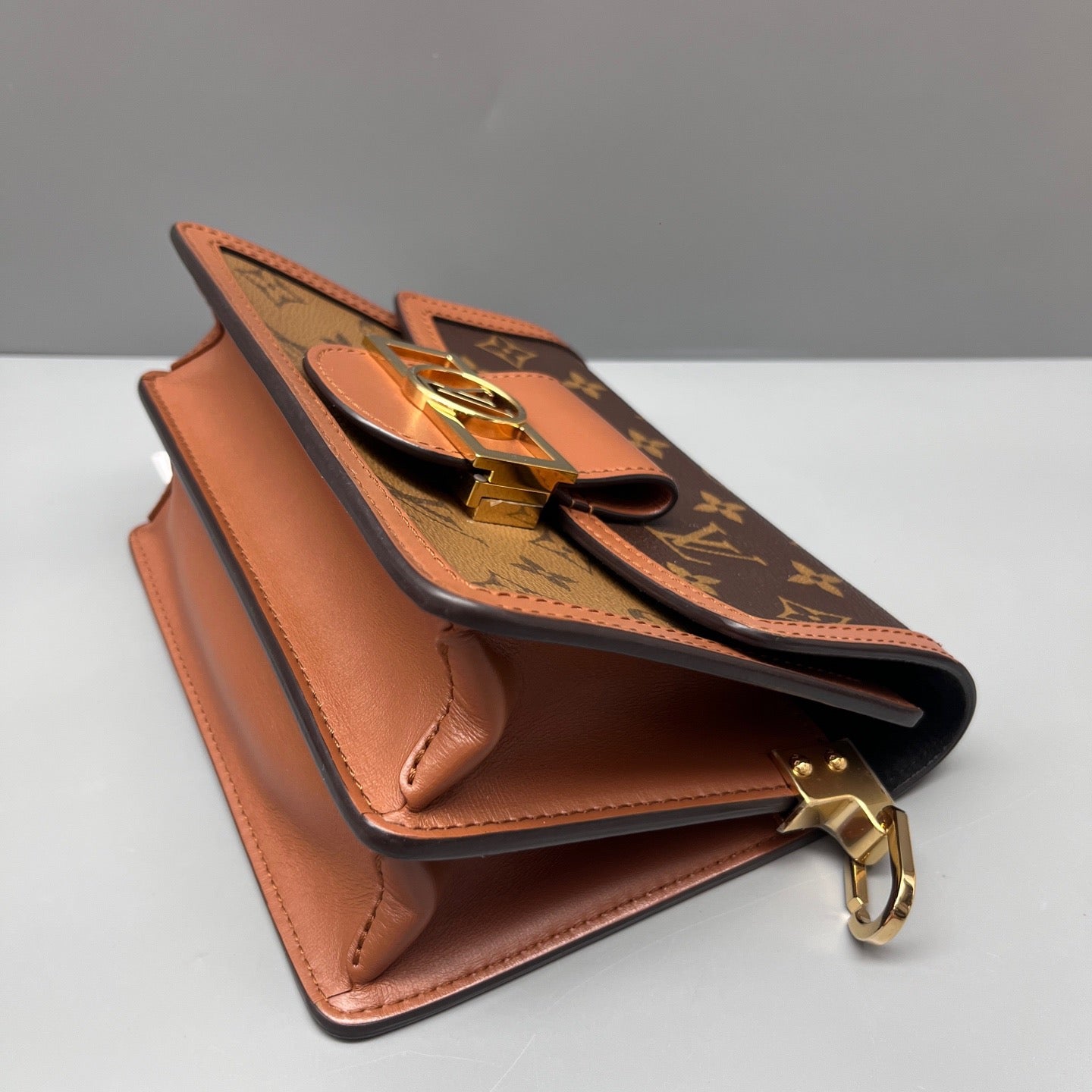 Louis Vuitton - Dauphine Pochette - Monogram coated canvas with leather trim - Brown - (small)