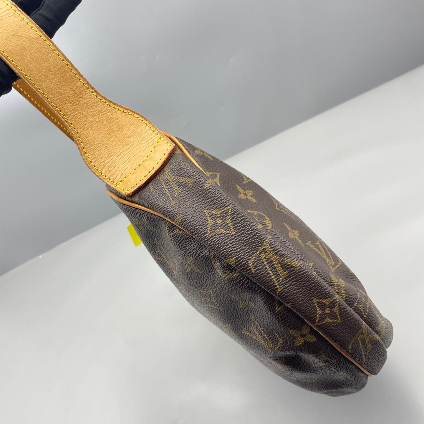 Louis Vuitton - Pochette Croissant - Monogram coated canvas with Vachetta leather trim - Brown - (Small)