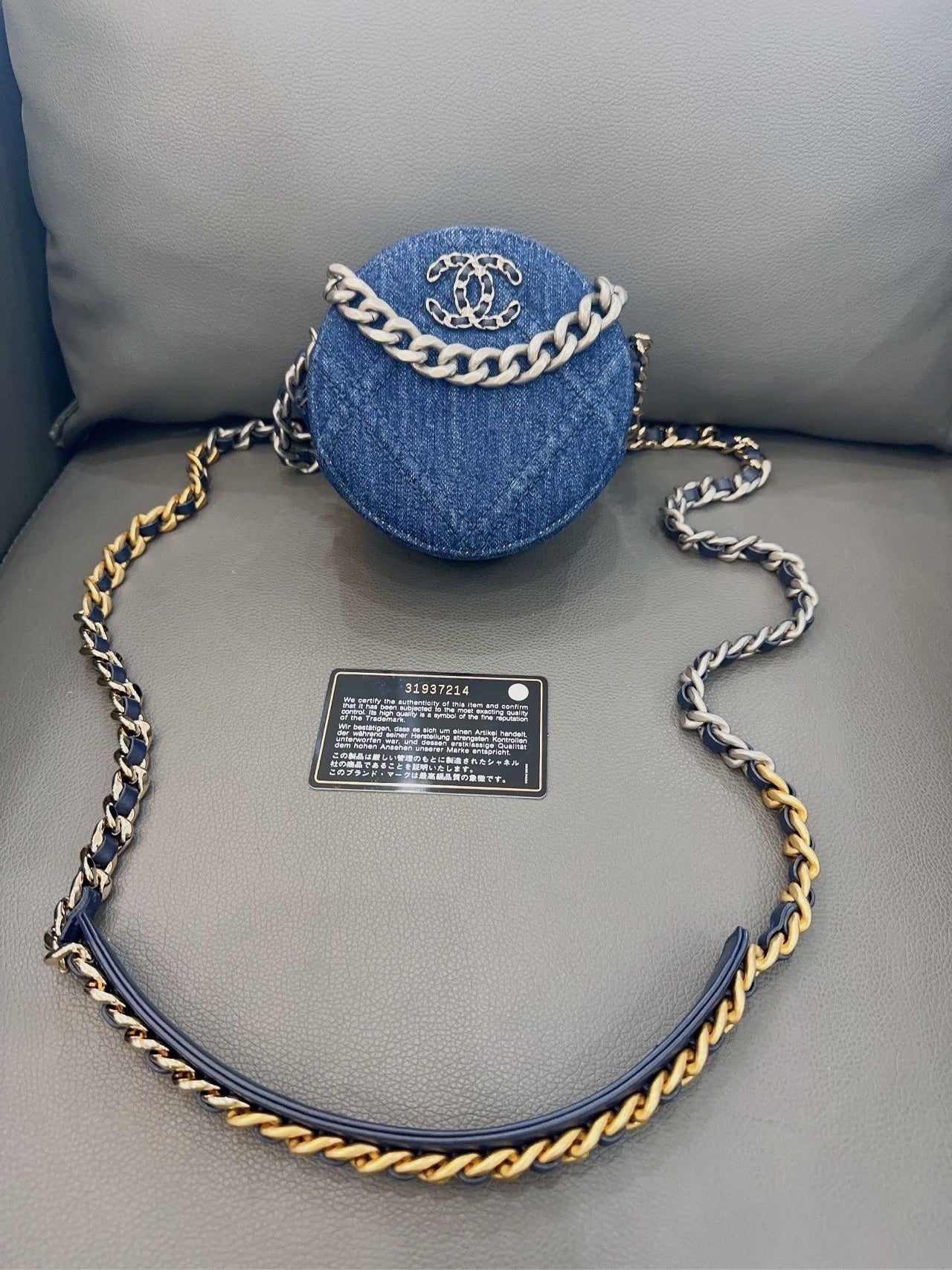 Chanel - Denim Round Coin Purse - Denim fabric with leather trim - Deep Blue with Mixed-Tone Hardware - (Mini)