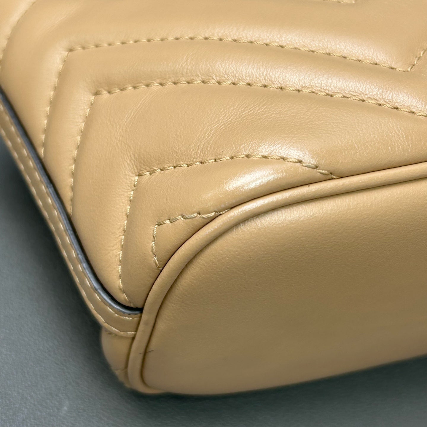 Gucci - GG Marmont Shoulder Bag - Leather - Beige - (Small)