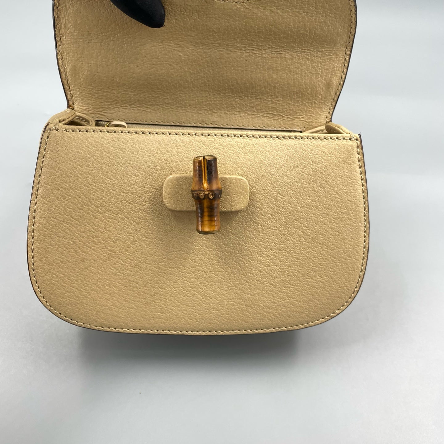 Gucci - Diana Bamboo Mini Top Handle Shoulder Bag - Grained leather - Milk Tea Beige with Gold-Tone Hardware - (Mini)