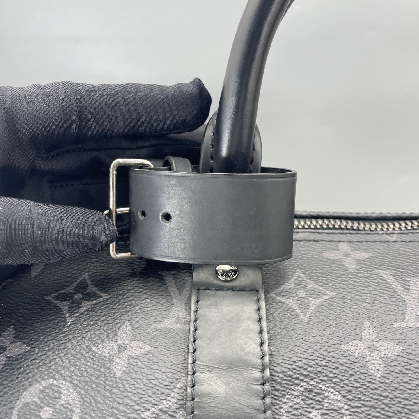 Louis Vuitton - Keepall Bandouliere 55 - Monogram Eclipse coated canvas with leather trim - Black - (Large)