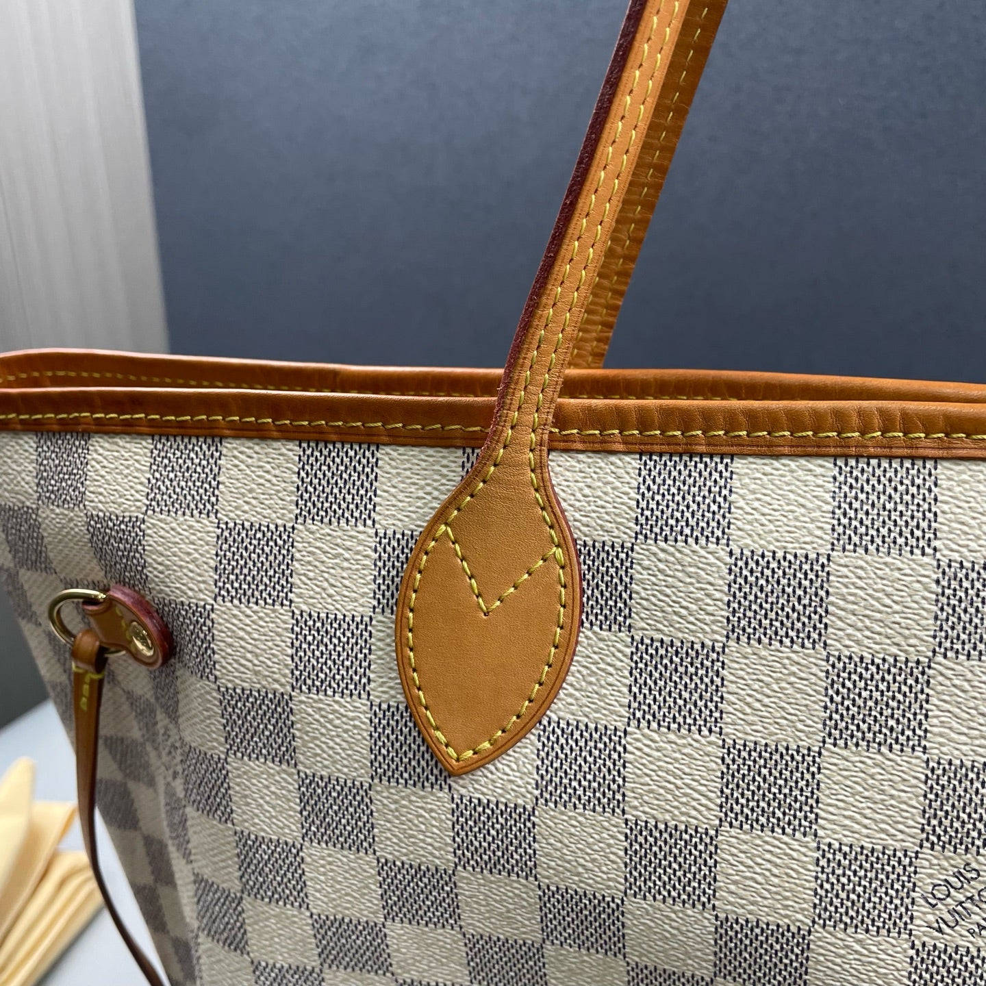 Louis Vuitton - Neverfull MM - Damier Azur coated canvas with natural cowhide leather trim - White - (Medium)
