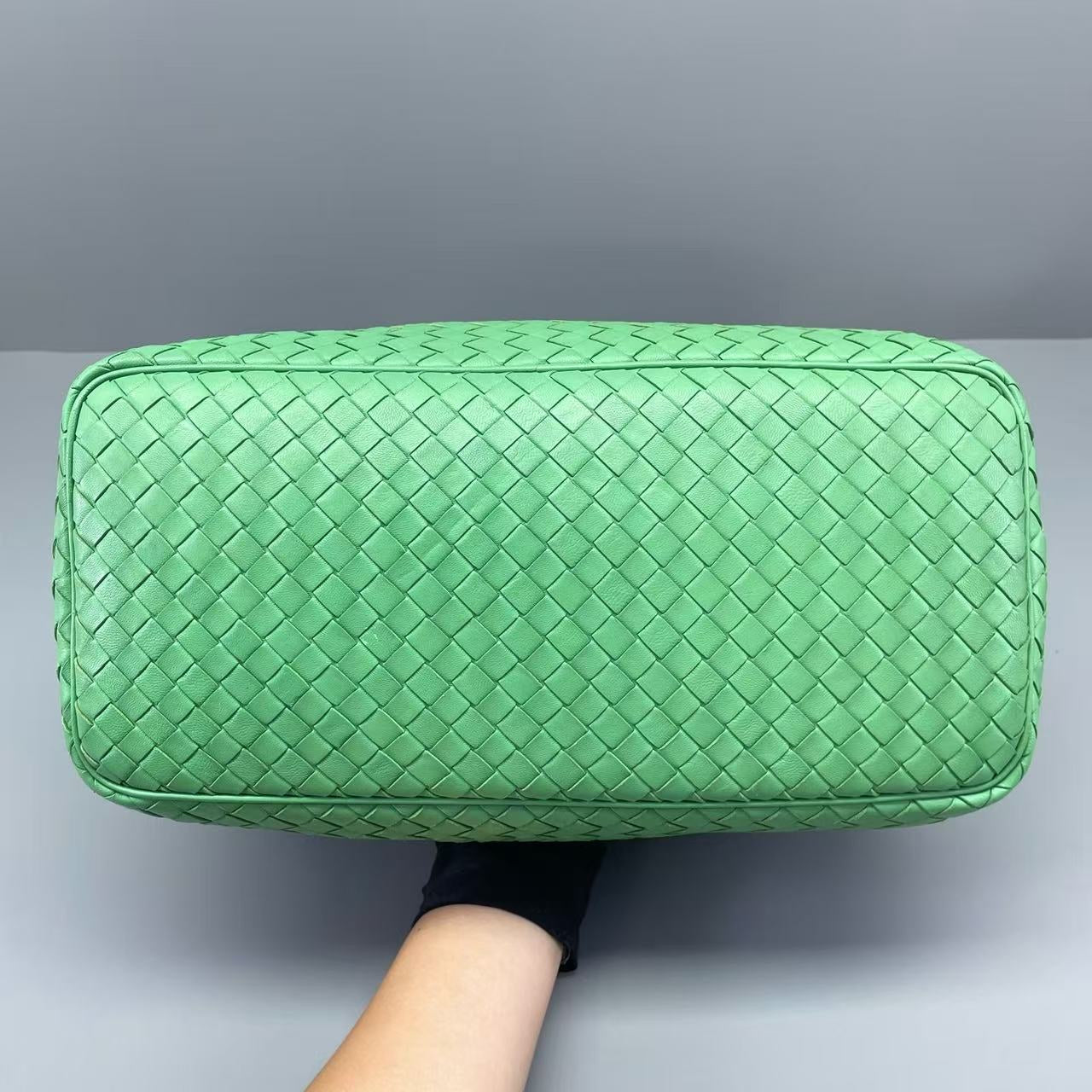 Bottega Veneta - Intrecciato Lunchbox Bag - Lambskin leather - Green - (medium)