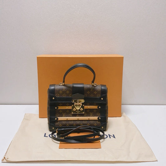 Louis Vuitton - Trianon PM Monogram - Monogram coated canvas with smooth cowhide leather trim and wooden detailing - Brown - (mini)