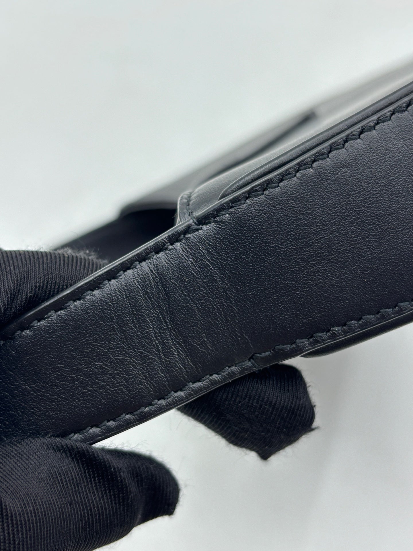 Saint Laurent - LE 5 À 7 Hobo Bag - Patent leather - Black - (mini)