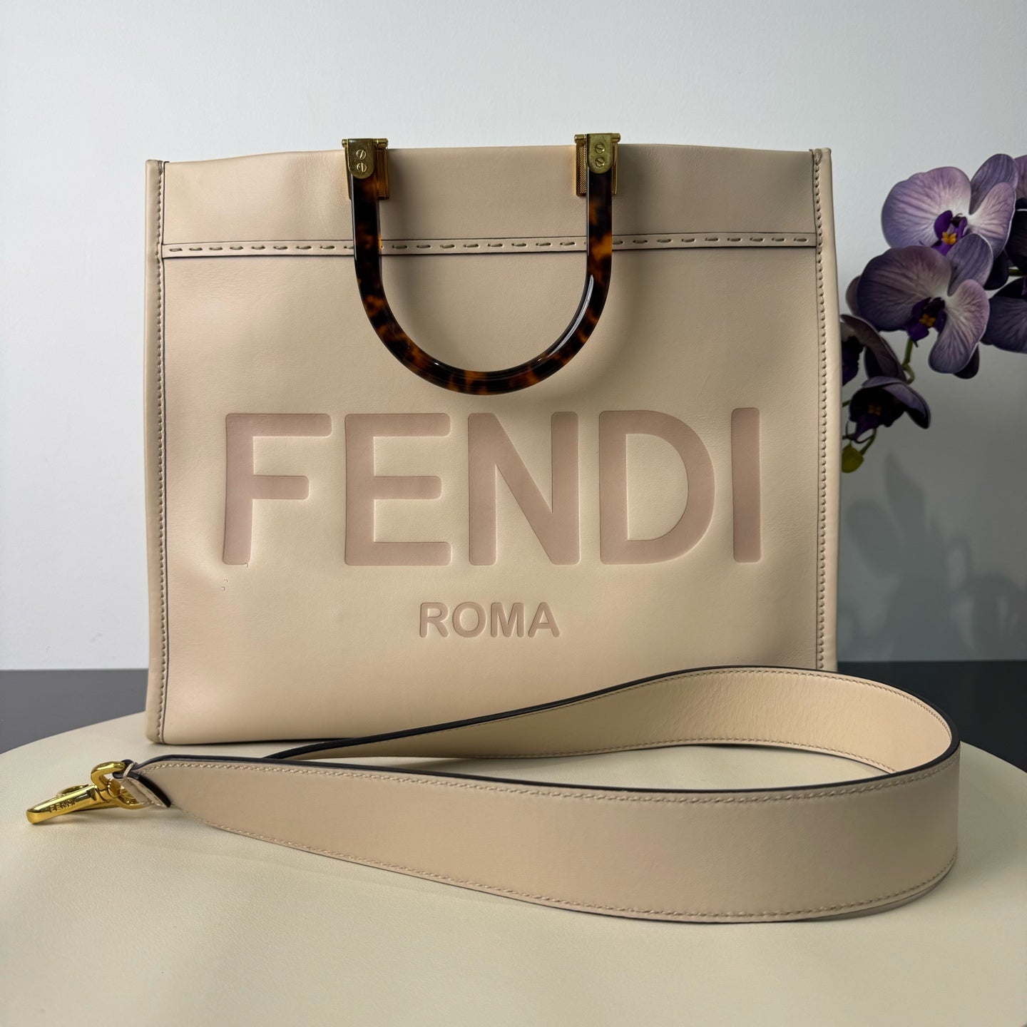 Fendi - Sunshine Shopper Tote - Leather - Cream White - (Medium)