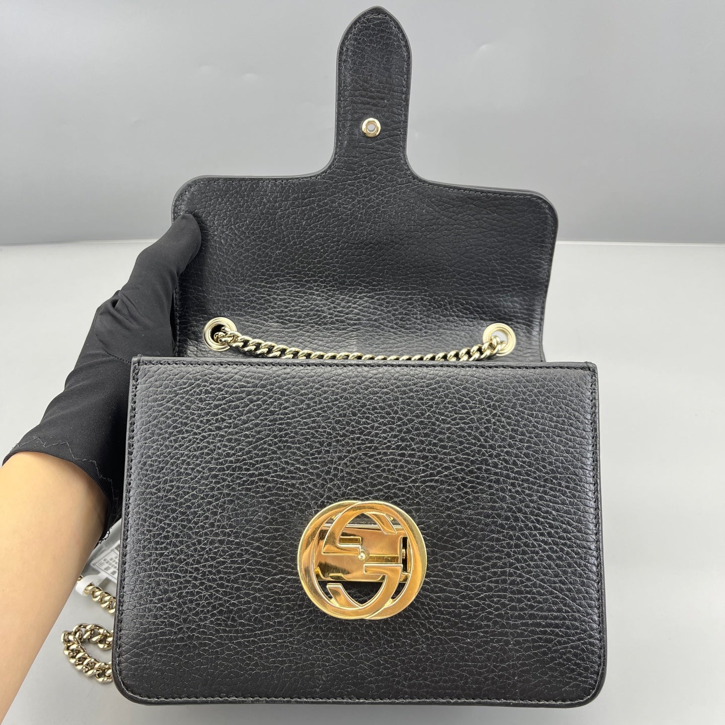 Gucci - Interlocking G Small Shoulder Bag - Grained leather - Black - (small)