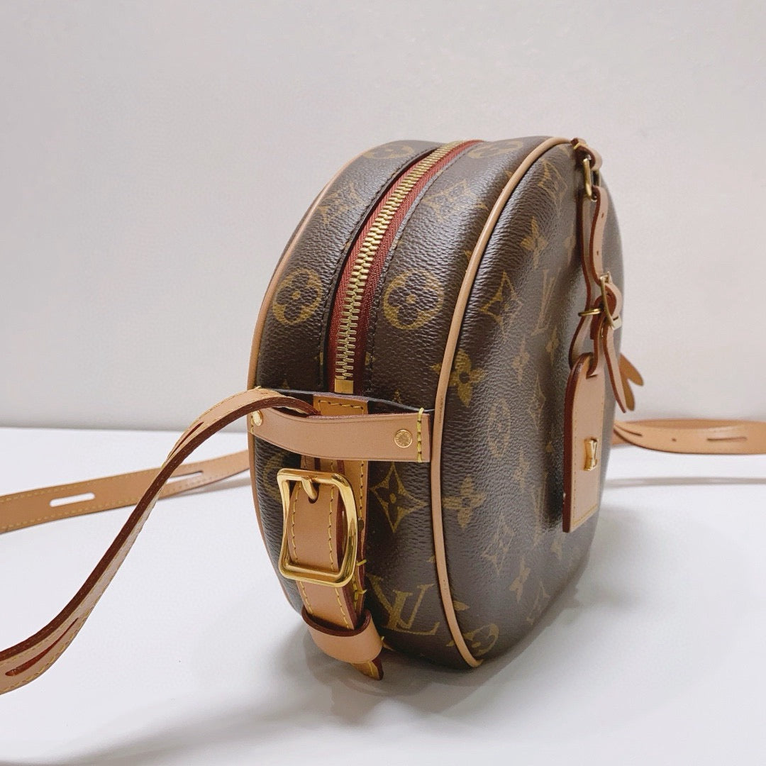 Louis Vuitton - Boite Chapeau Souple - Monogram coated canvas with Vachetta leather trim - Brown - (Small)