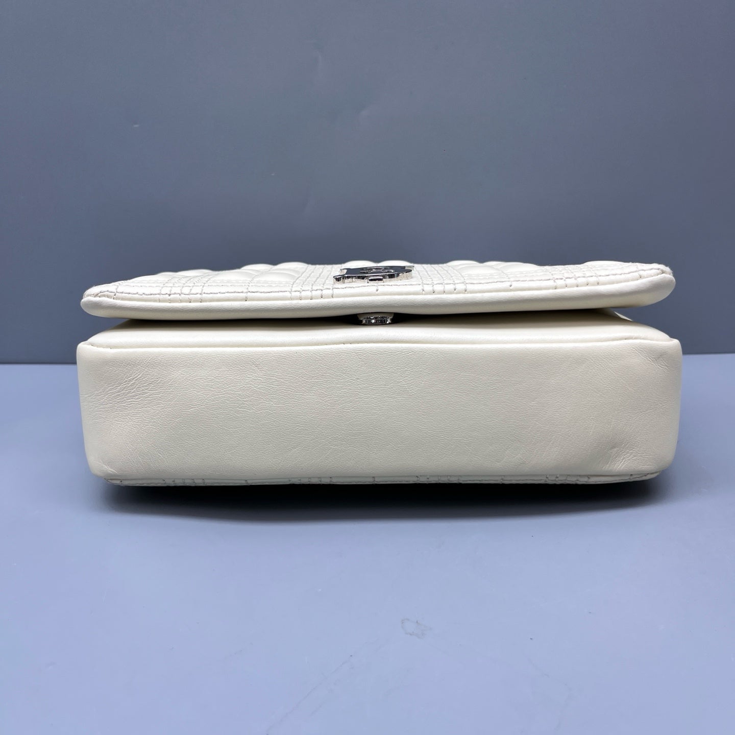 Burberry - Lola Chain Bag - Quilted lambskin leather - White - (Small)