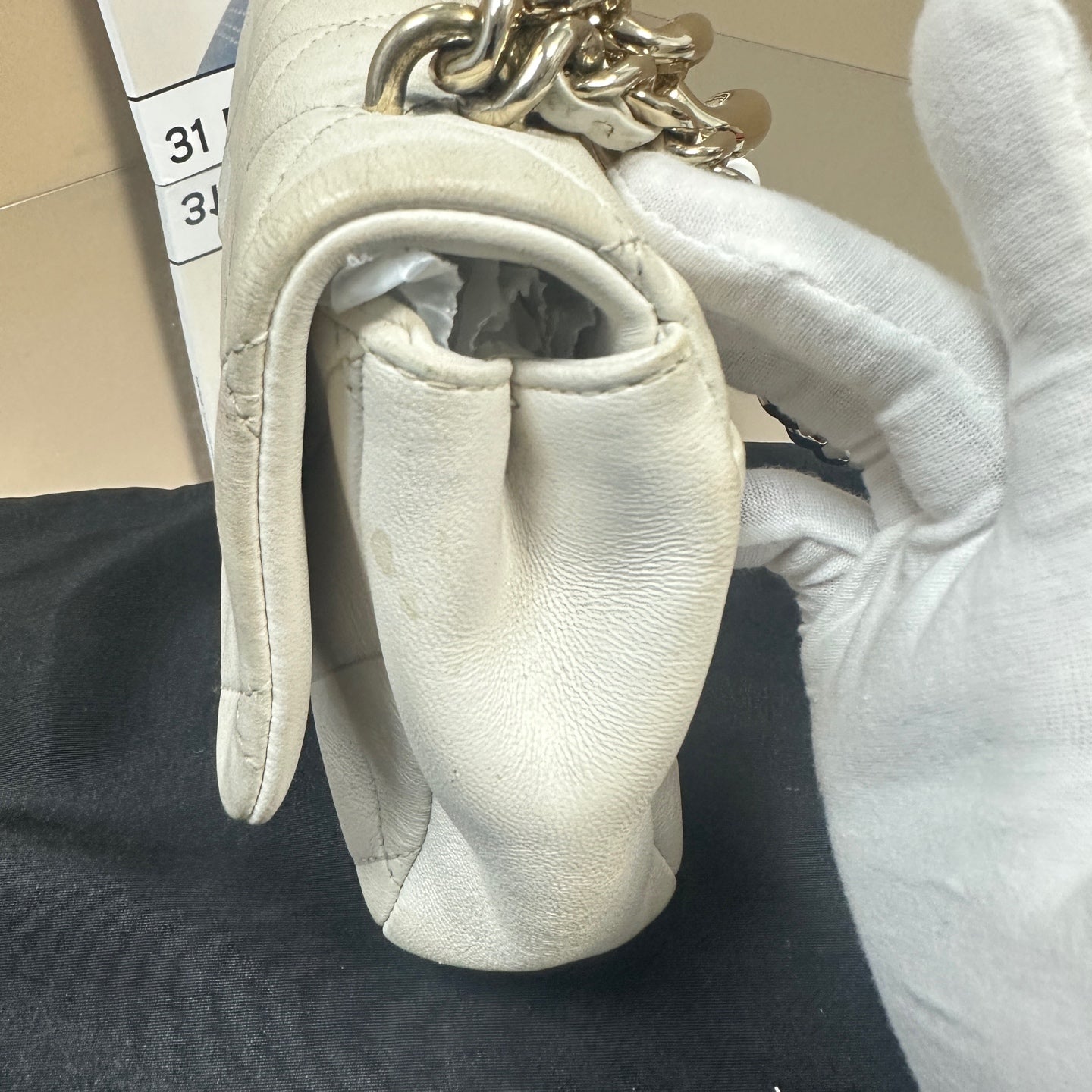 Chanel - Flap Bag with Chunky Enamel Chain - Lambskin leather - White with Gold-Tone Hardware and White Enamel - (small)