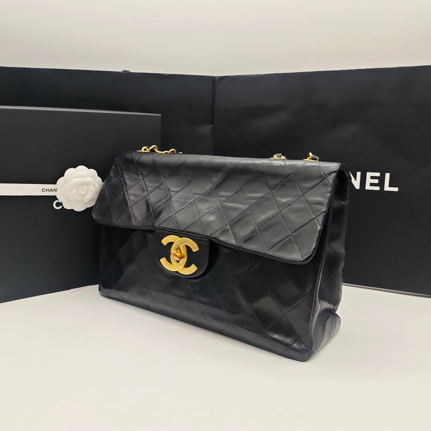 Chanel - Classic Flap Jumbo - Lambskin leather - Black - (Large)