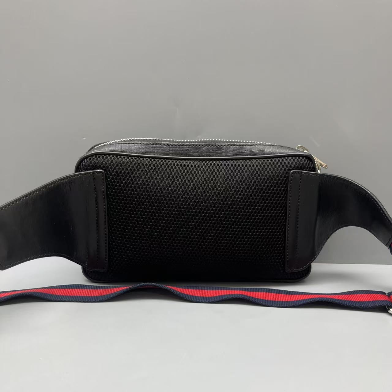 Gucci - GG Supreme Belt Bag with Tiger Print - GG Supreme canvas with leather trim - Black - (small)