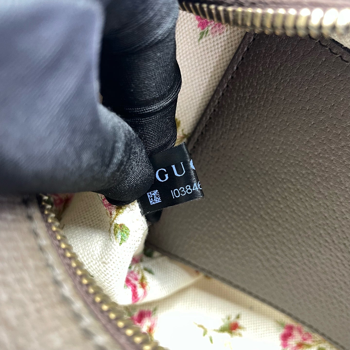 Gucci - Neo Vintage GG Supreme Camera Bag with Tiger Head - GG Supreme coated canvas with brown leather trim - Beige - (Small)