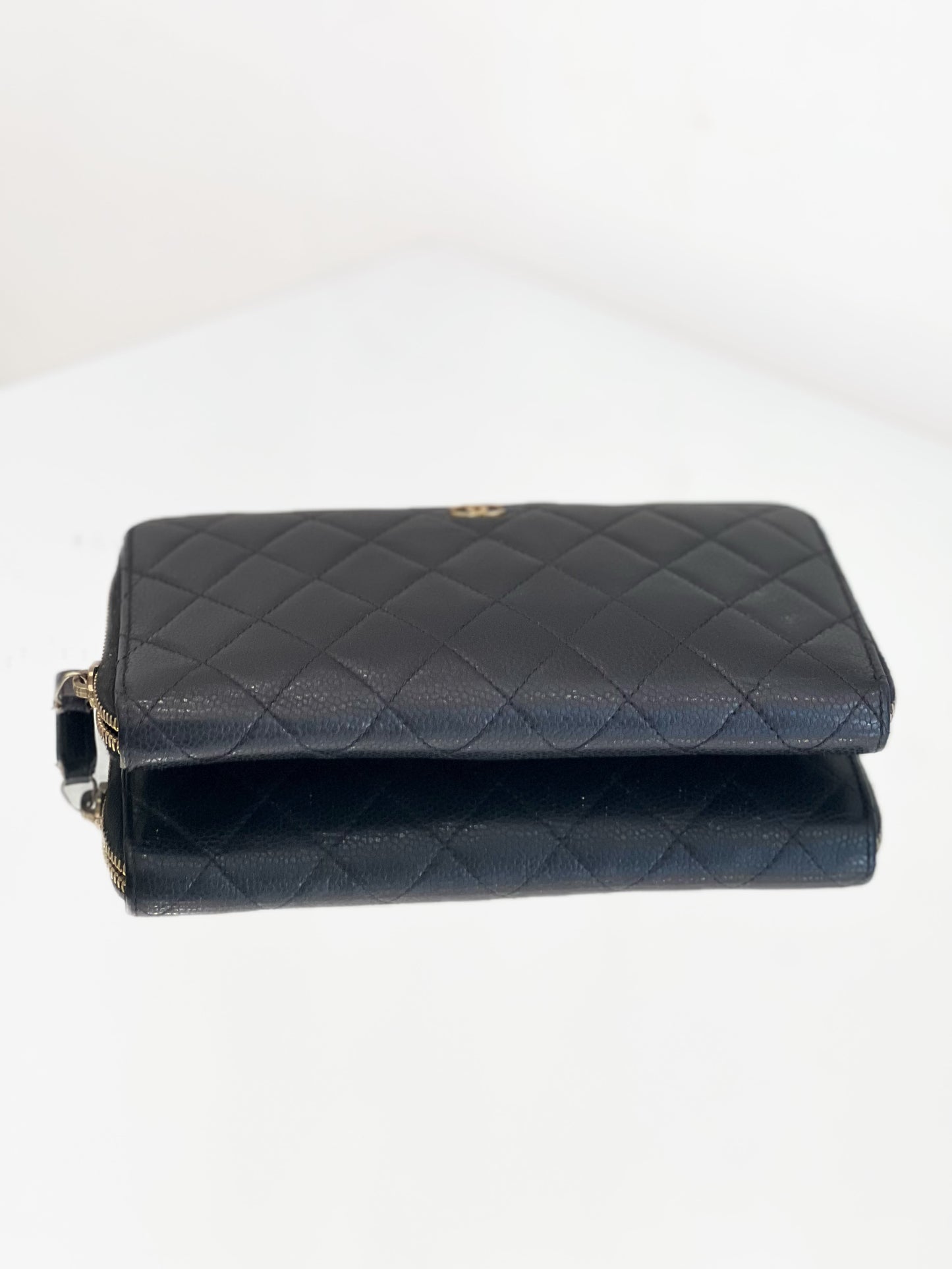 Chanel - Classic Zip Around Wallet - Caviar leather - Black - (Medium)
