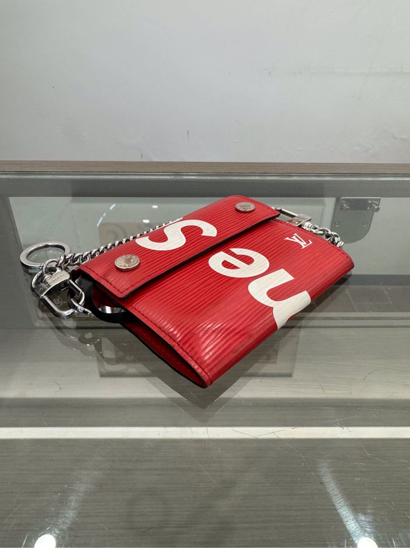 Louis Vuitton - Louis Vuitton x Supreme Chain Wallet M67540 - Cowhide leather - Red - (Small)