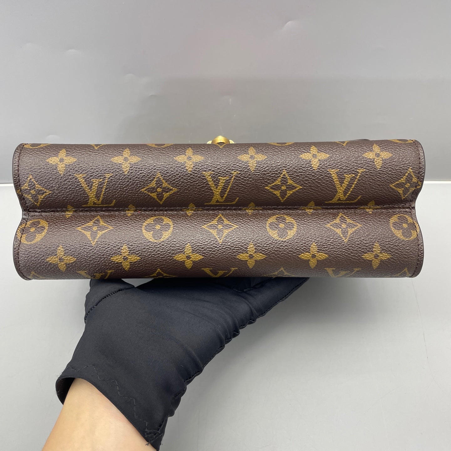 Louis Vuitton - Victoria Chain Bag - Monogram canvas with grained leather accents - Brown and Red with Gold-Tone Hardware - (Medium)