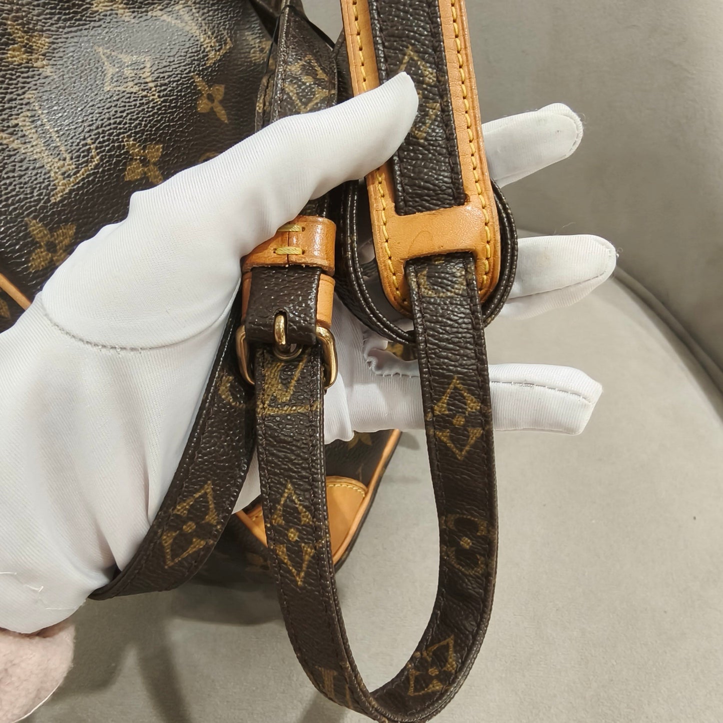 Louis Vuitton - Monogram Double-Layer Camera Bag - Monogram Canvas with Vachetta Leather Trim - Brown - (small)