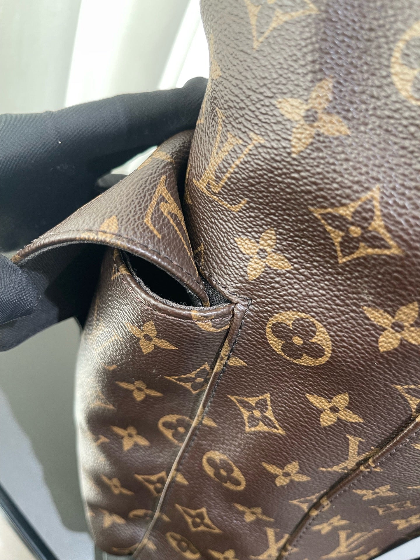 Louis Vuitton - Christopher MM - Monogram Canvas with Leather Trim - Brown - (Large)