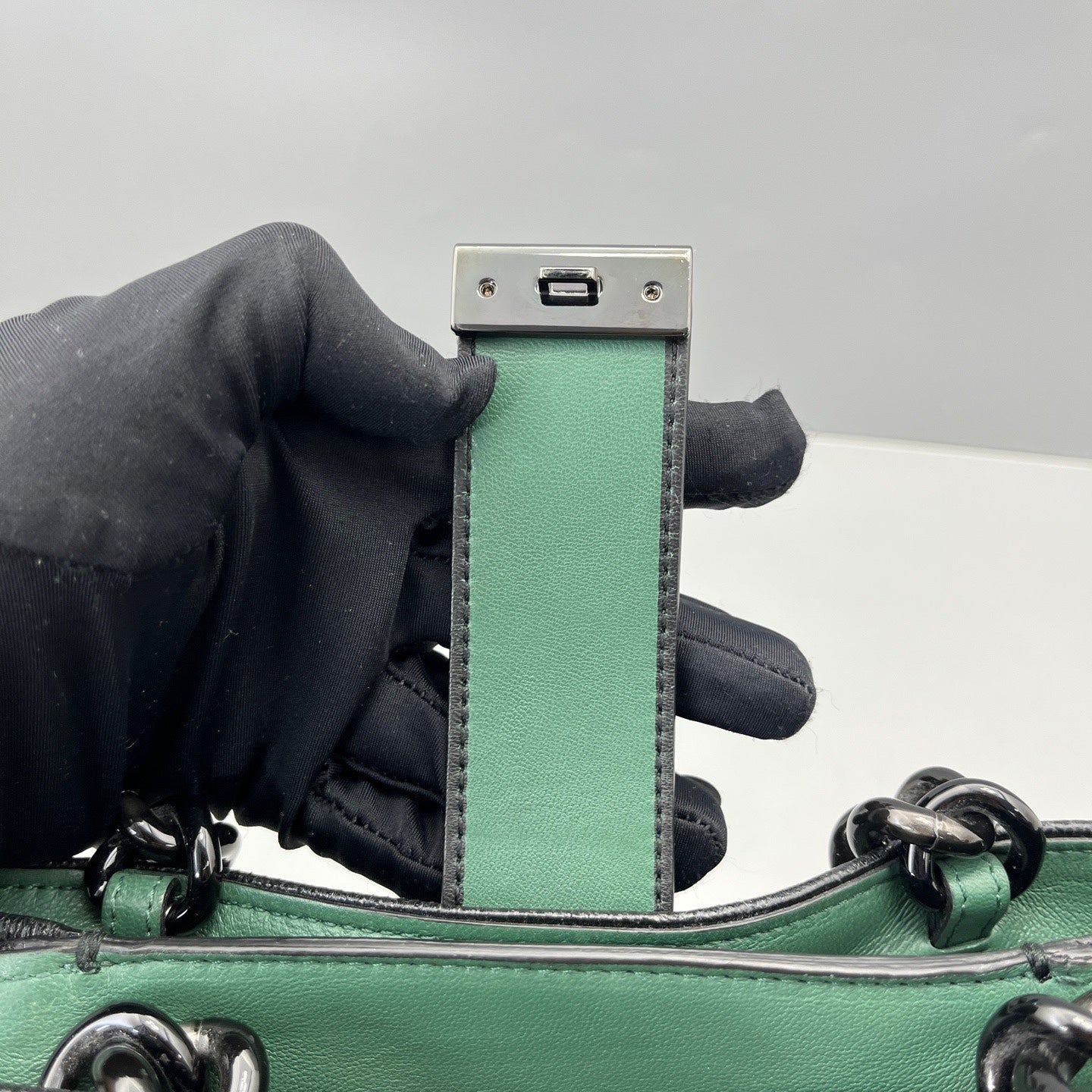 Bottega Veneta - Intrecciato Chain Shoulder Bag - Leather - Dark Green with Dark Grey Trim - (medium)
