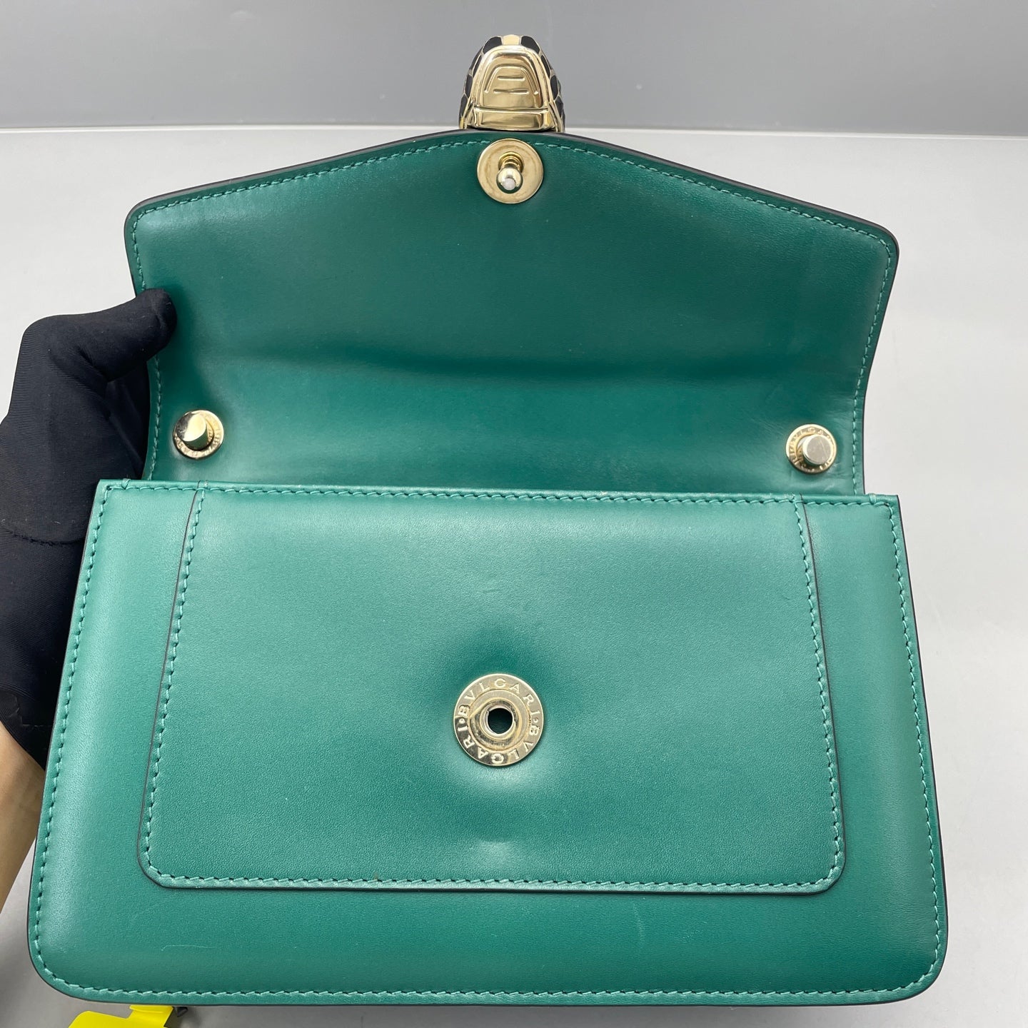 Bvlgari - Serpenti Forever Flap Bag - Smooth calf leather - Green with Gold-Tone Hardware - (medium)