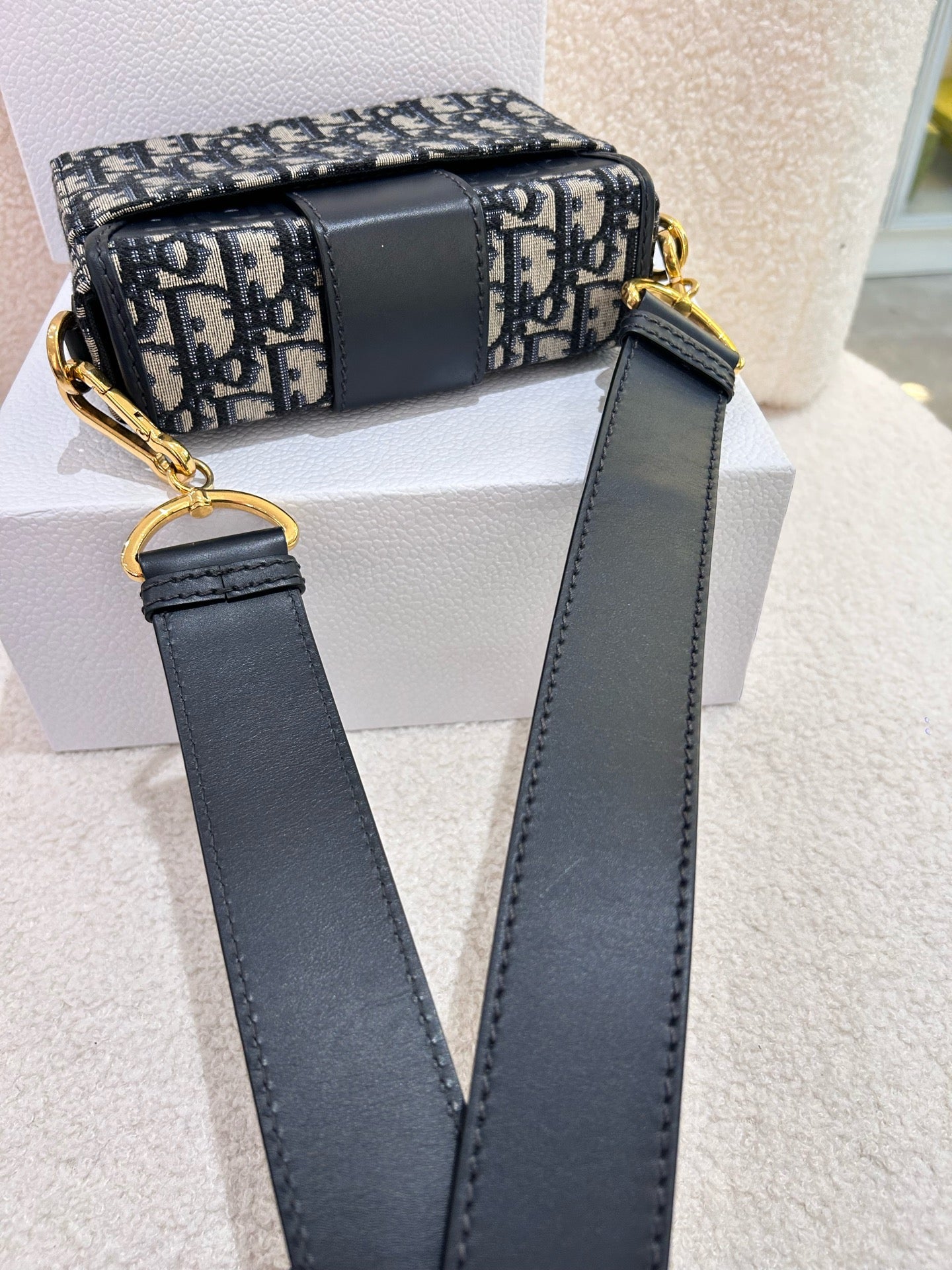 Dior - Montaigne Box Bag - Dior Oblique jacquard canvas with calfskin leather trim - Navy and Beige with Gold-Tone Hardware - (mini)
