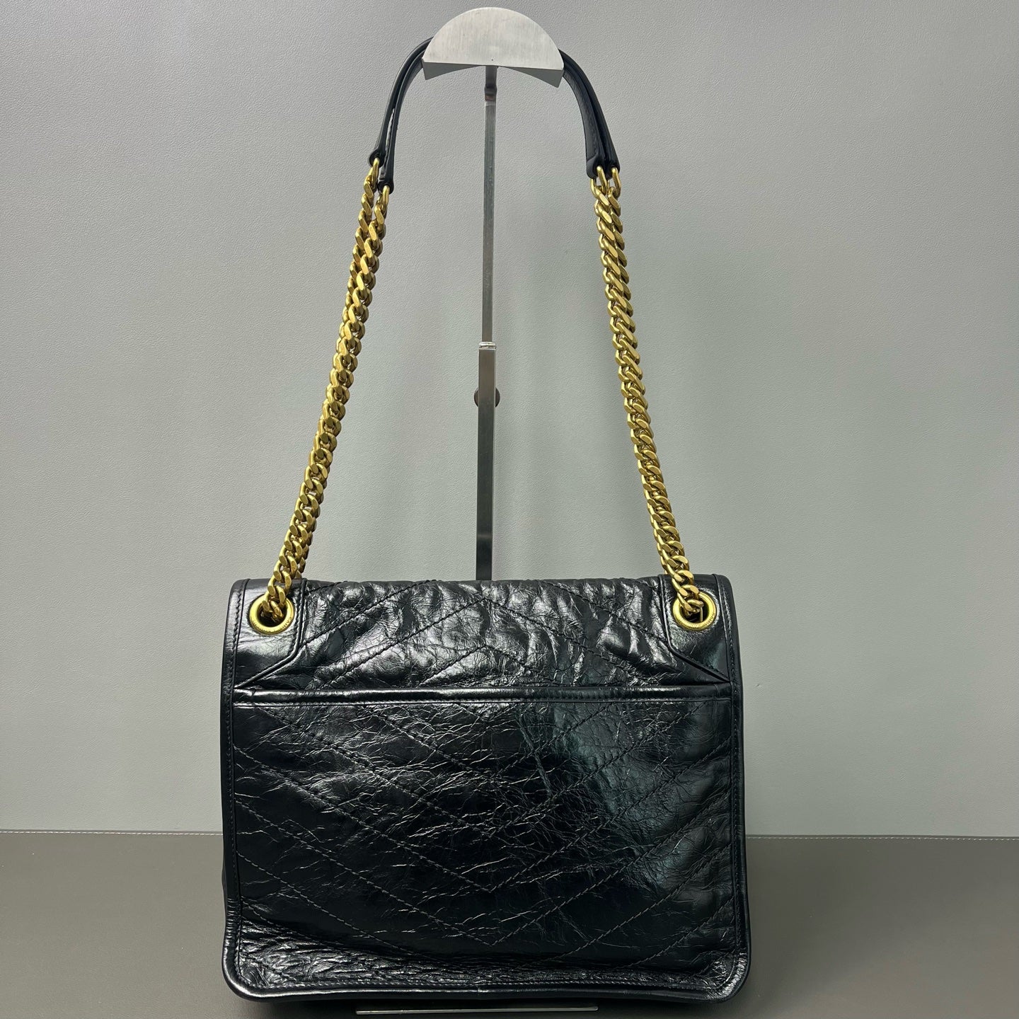 Saint Laurent - Niki Medium D-buckle - Oiled wax leather - Black - (small)