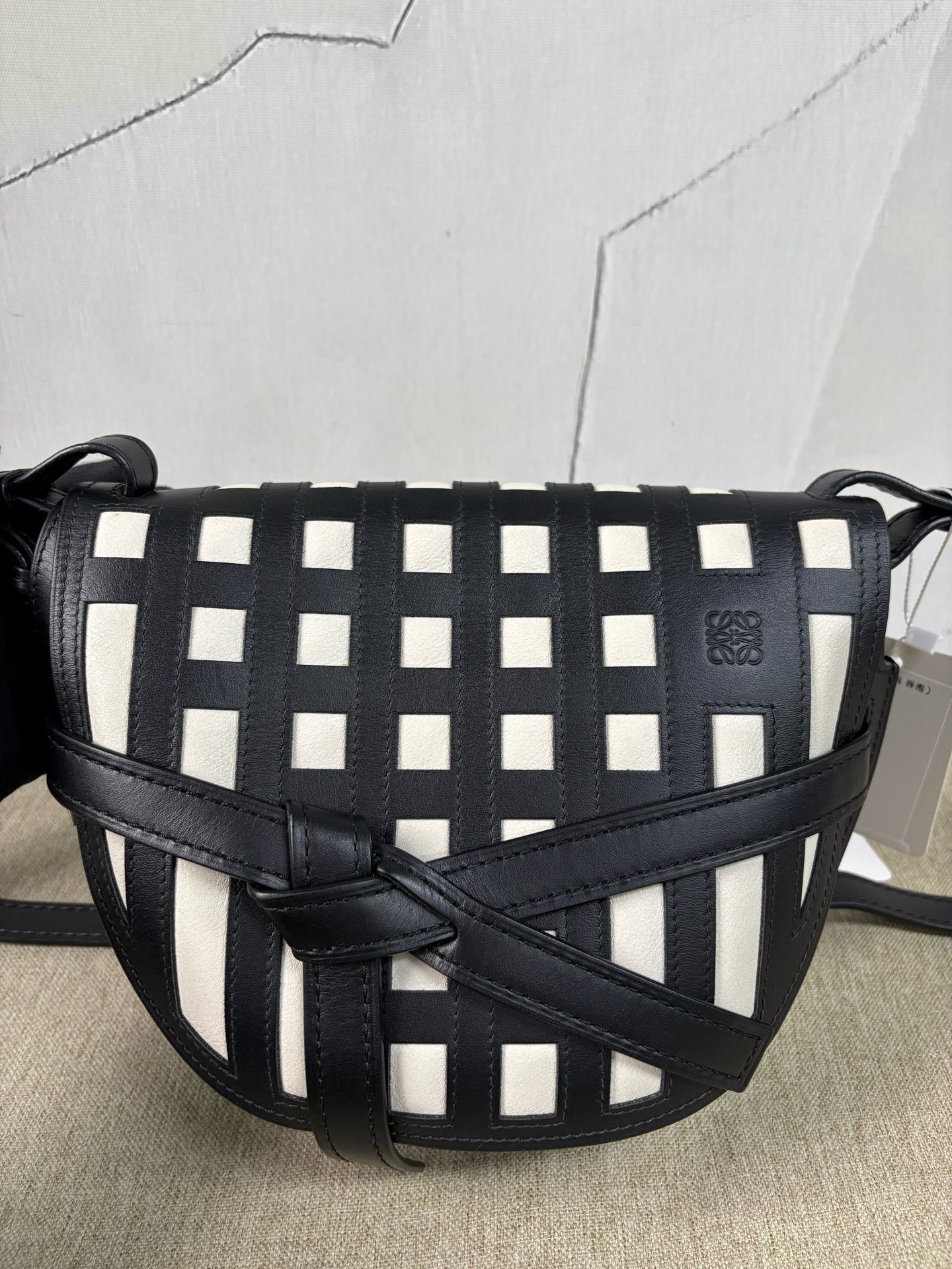 Loewe - Gate Medium - Calfskin leather - Multicolour (Black and White) - (medium)