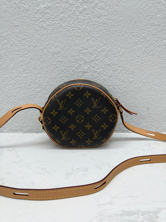 Louis Vuitton - Boîte Chapeau Souple PM - Monogram coated canvas with natural Vachetta leather trim - Brown - (small)