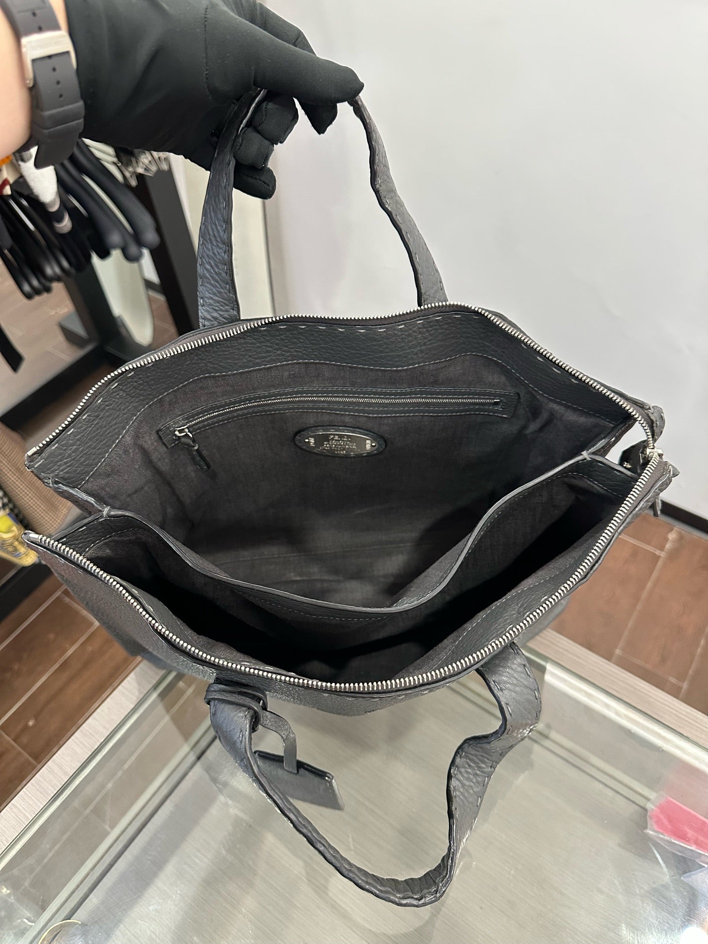 Fendi - Selleria Tote - Pebbled leather - Grey - (Large)