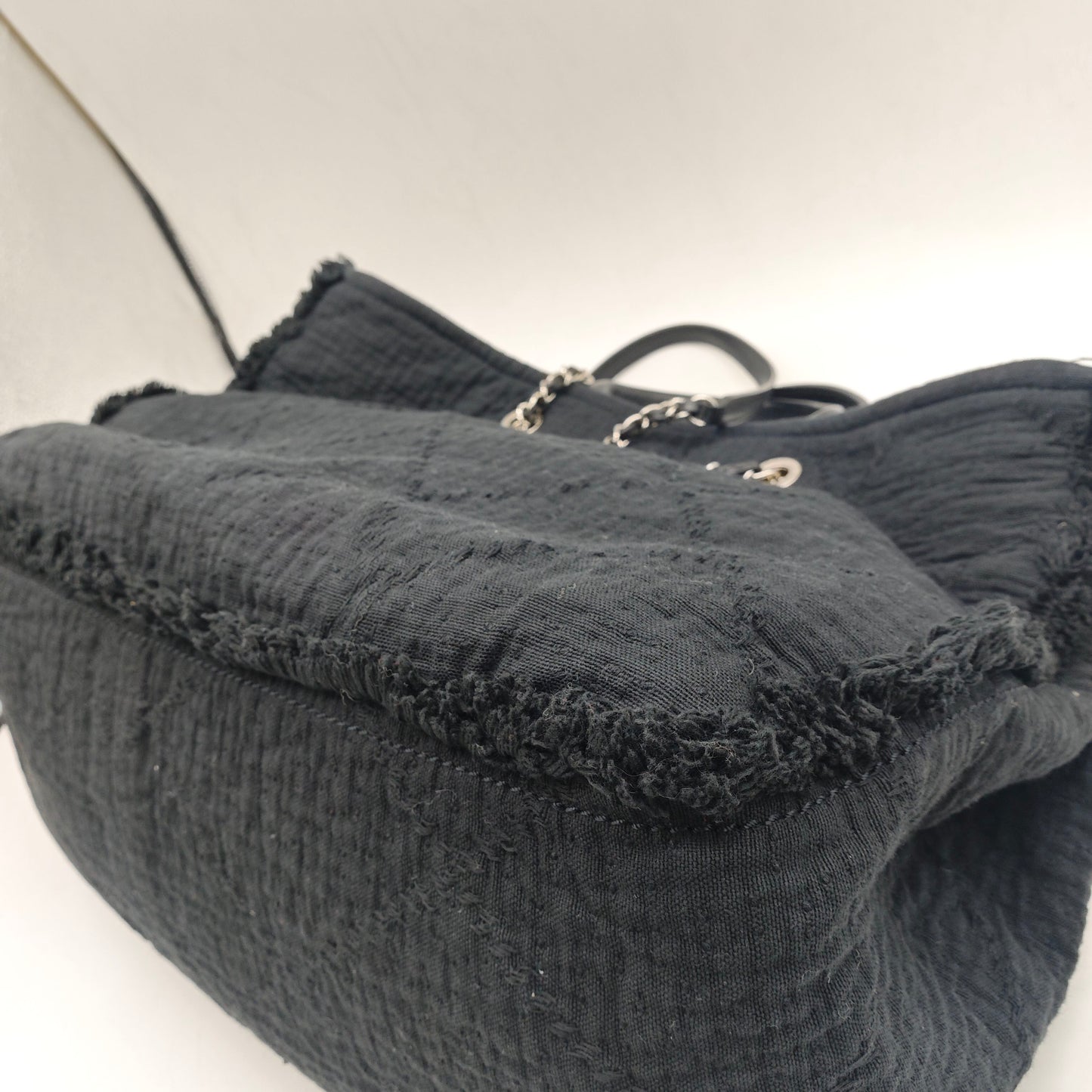 Chanel - Tweed Beach Tote - Tweed fabric with leather handles - Black - (large)