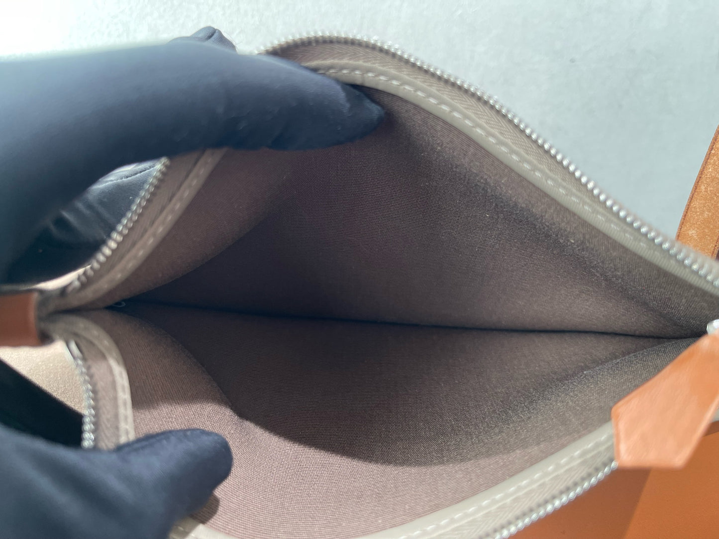 Hermès - Herbag Zip 31 - Toile H canvas and Barenia leather - Ebony brown and Elephant Grey canvas with Barenia leather accents - (Medium)