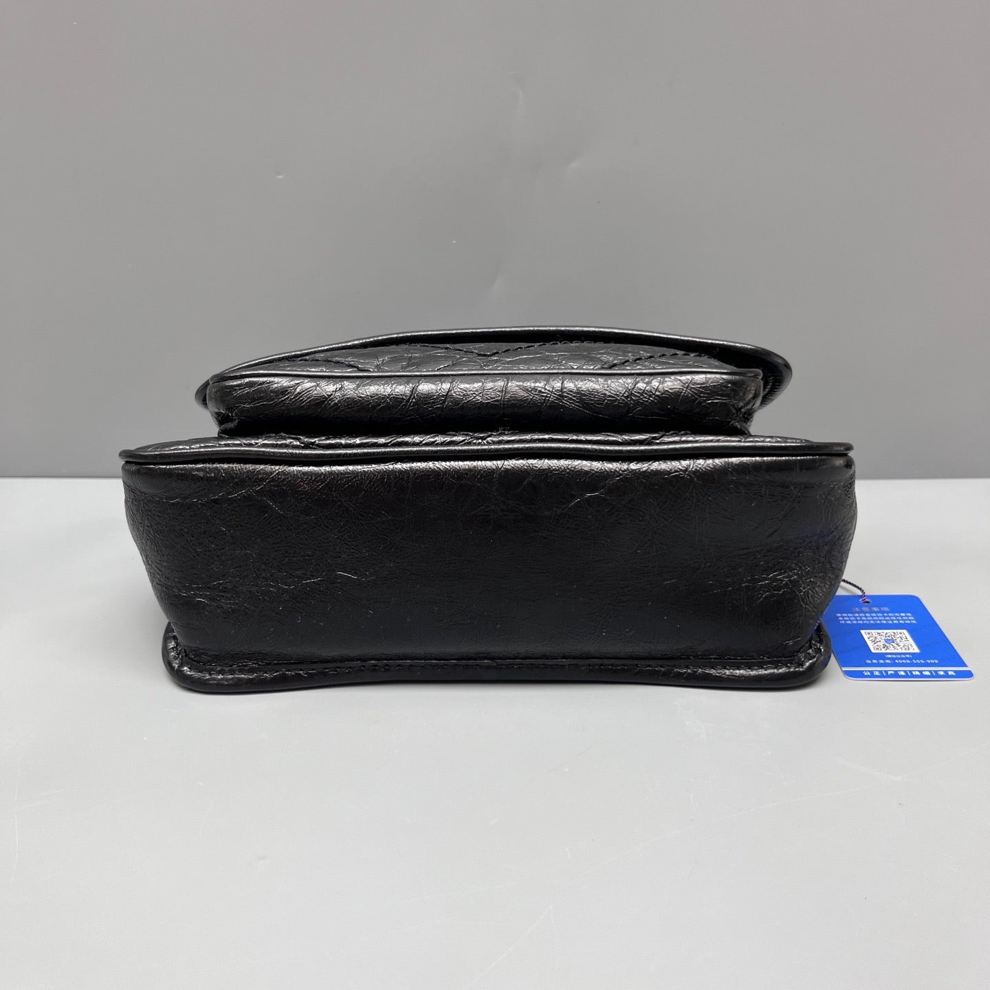 Saint Laurent - Niki Small Messenger Bag - Crinkled calfskin leather - Black - (Small)