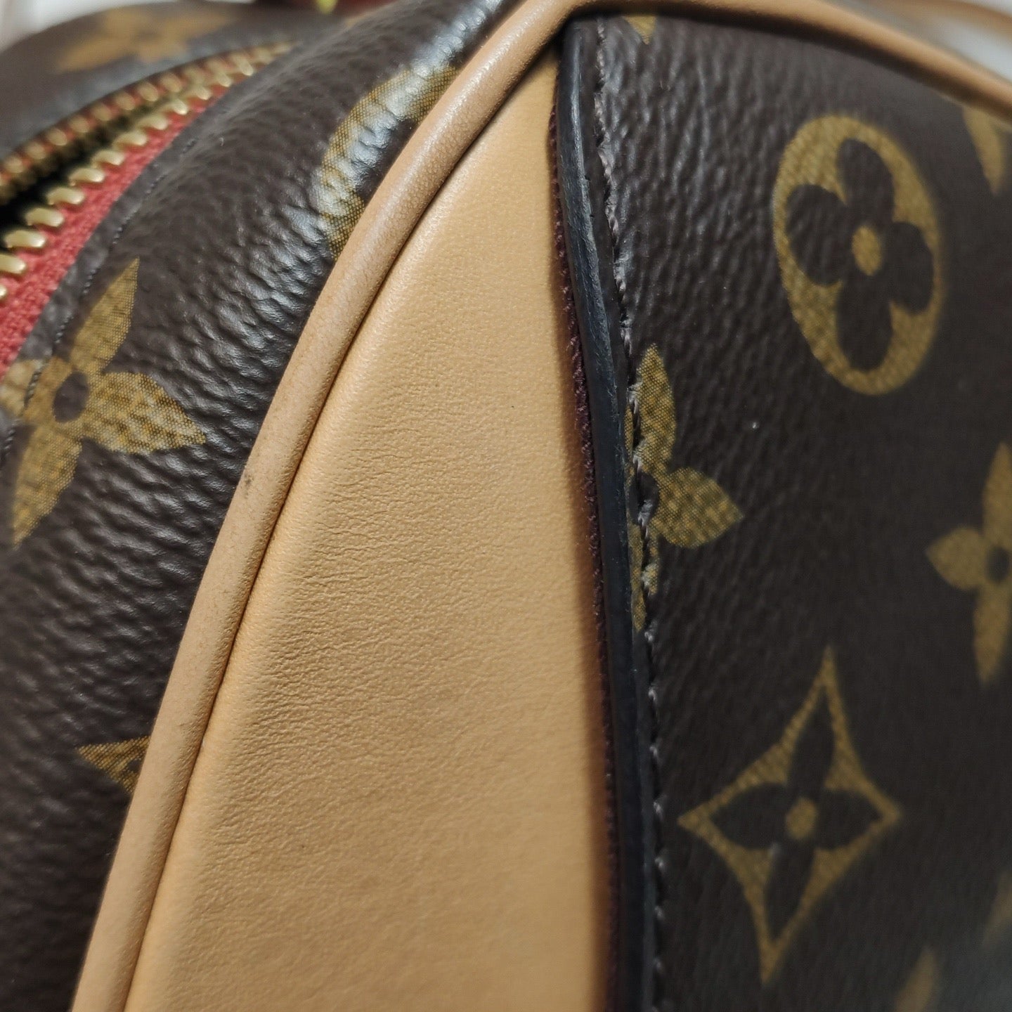 Louis Vuitton - Monogram Camera Bag - Monogram coated canvas with Vachetta leather trim - Brown - (small)