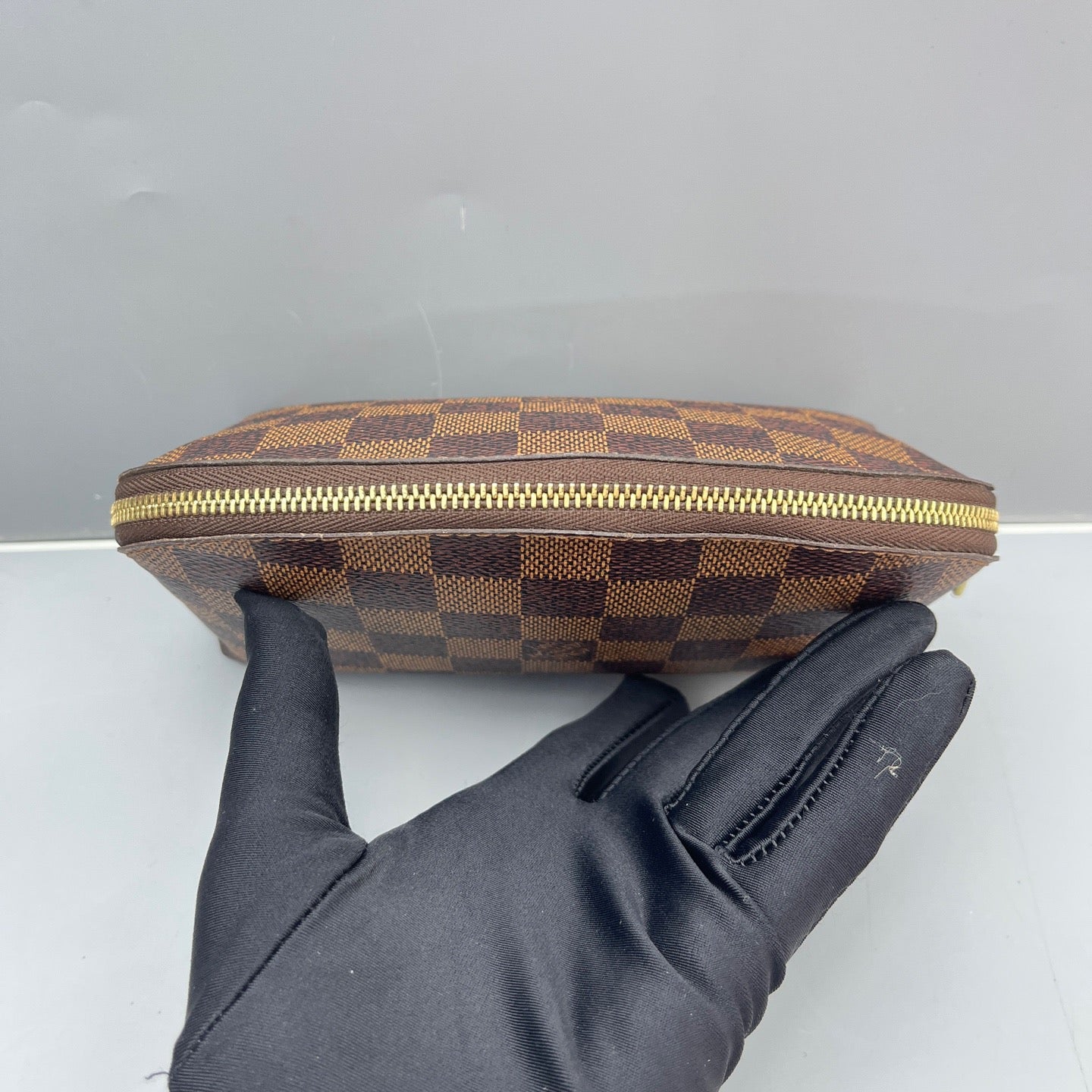 Louis Vuitton - Mini Cosmetic Pouch - Damier Ebene coated canvas with leather trim - Brown - (mini)