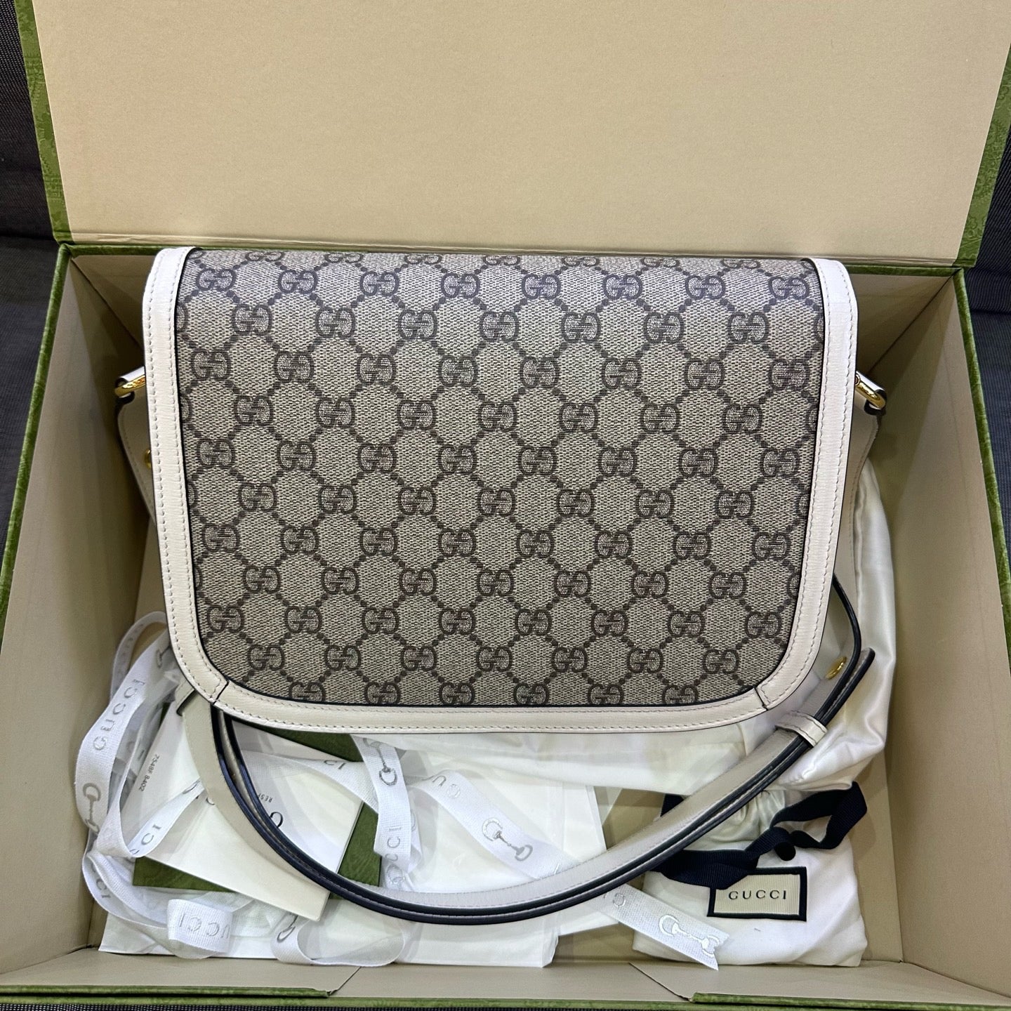 Gucci - 1955 Horsebit Shoulder Bag - GG Supreme canvas with leather trim - Beige and White - (medium)