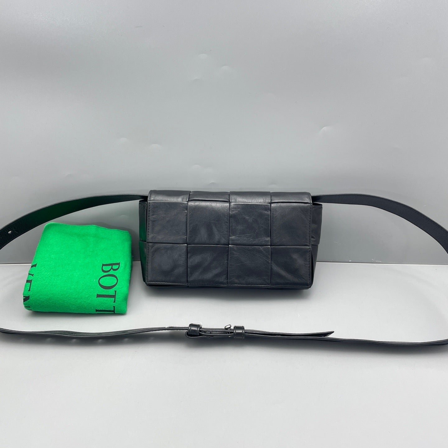 Bottega Veneta - Cassette - Leather - Black - (mini)