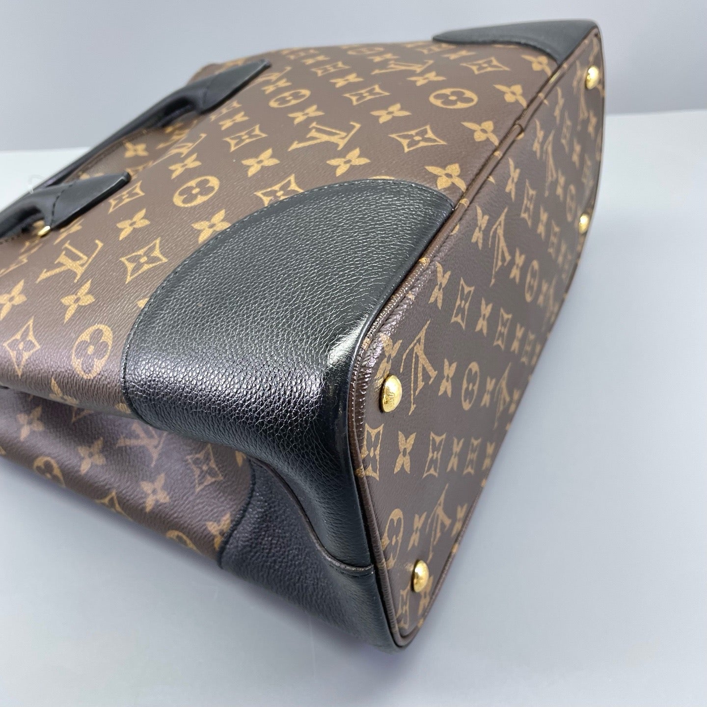 Louis Vuitton - Flandrin - Monogram coated canvas with black grained leather trim - Brown and Black - (Medium)
