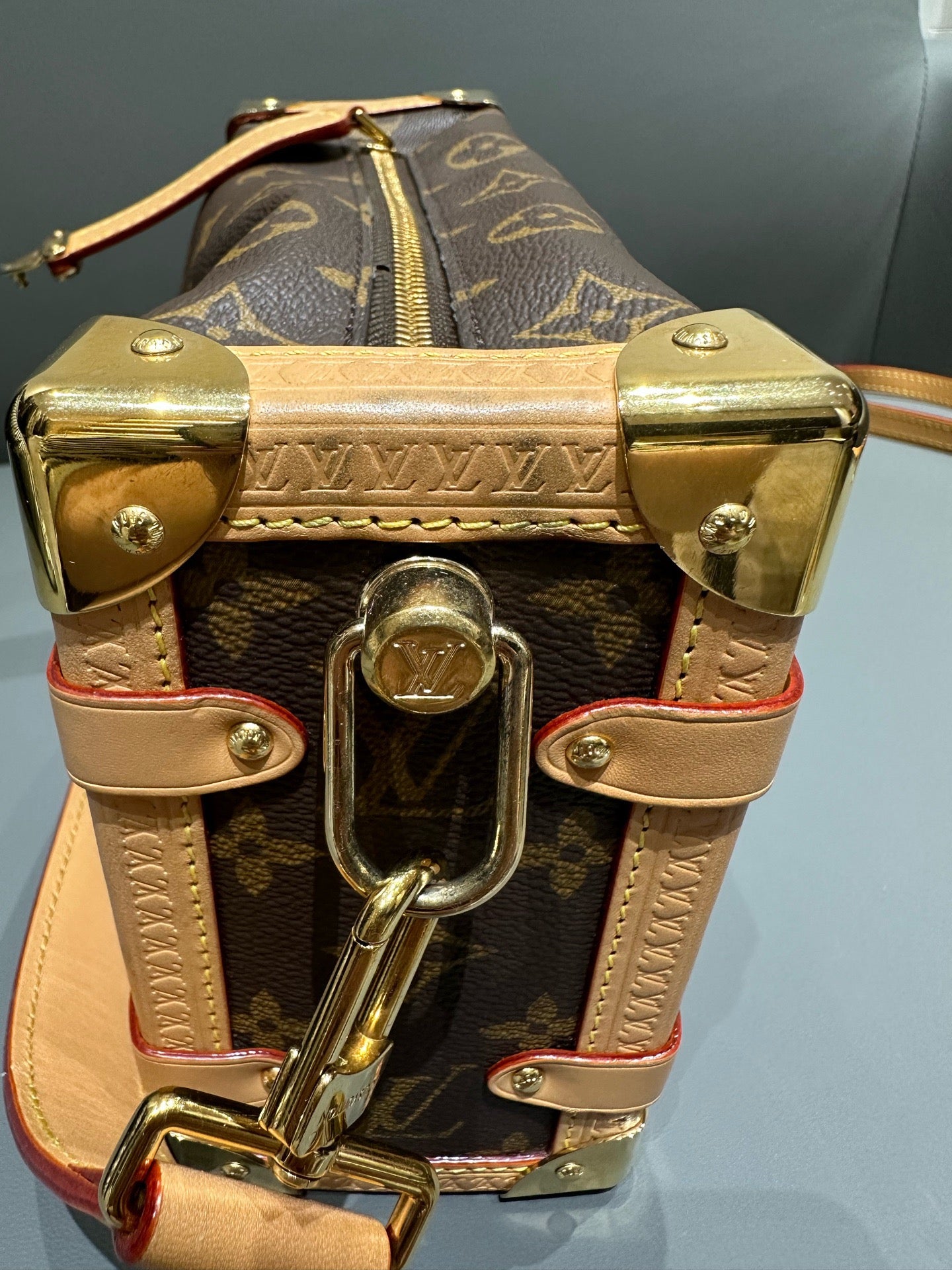 Louis Vuitton - Side Trunk - Monogram coated canvas with natural Vachetta leather trim - Brown - (medium)