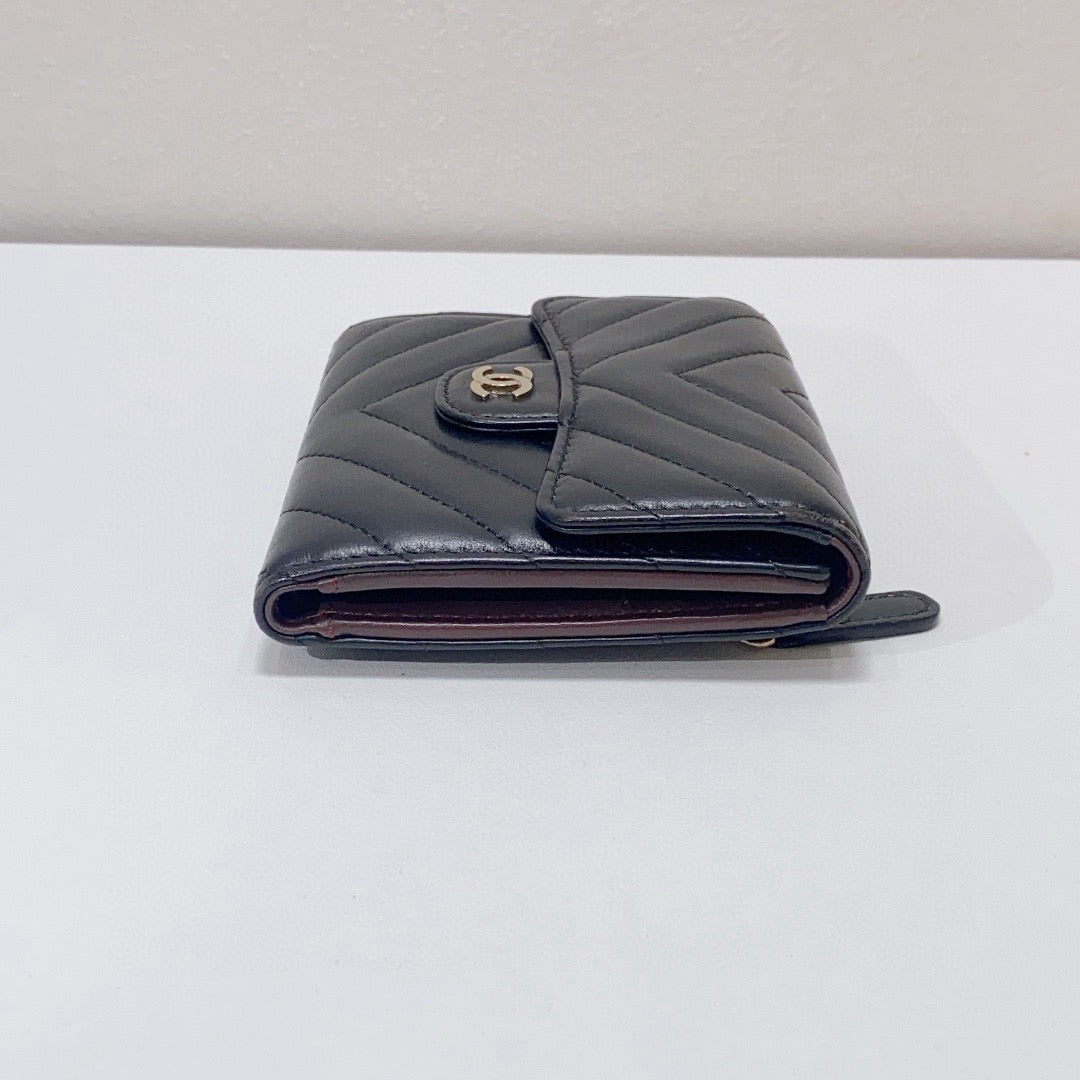 Chanel - Tri-fold Wallet - Lambskin leather - Black - (Small)