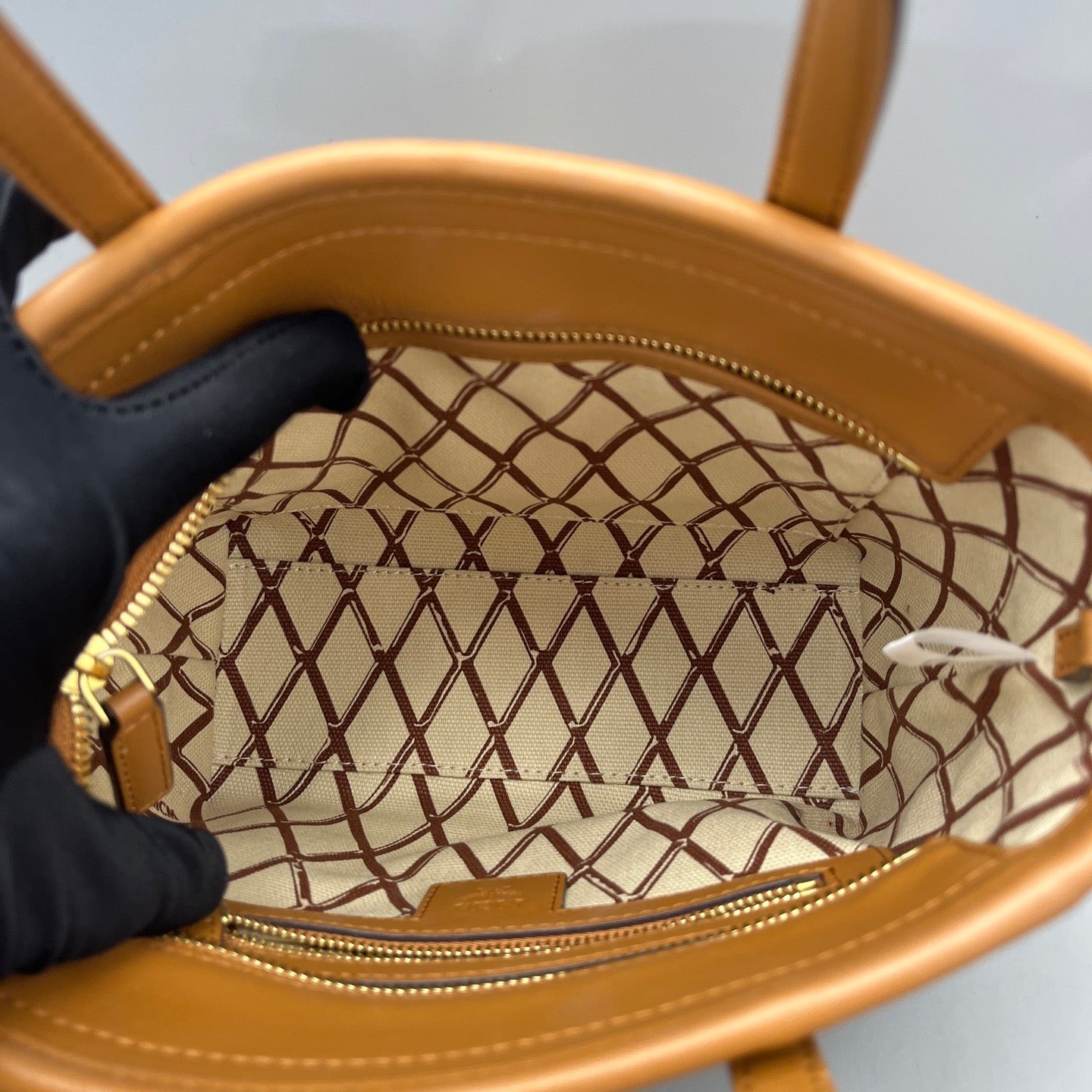 MCM - Mini Basket Tote - Visetos coated canvas with leather trim - Cognac - (mini)