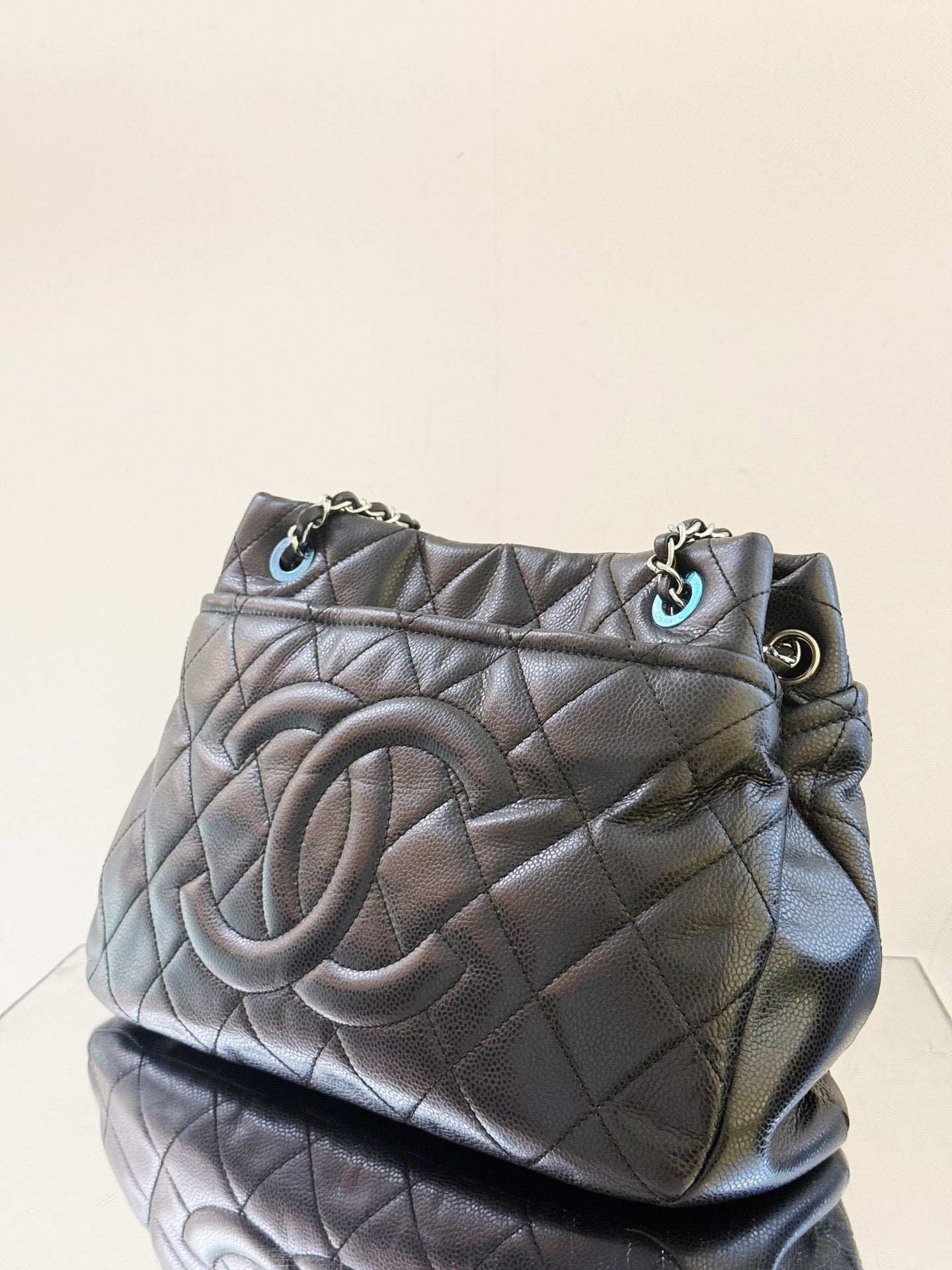 Chanel - Quilted Large CC Tote Shoulder Bag - Caviar leather - Black - (large)