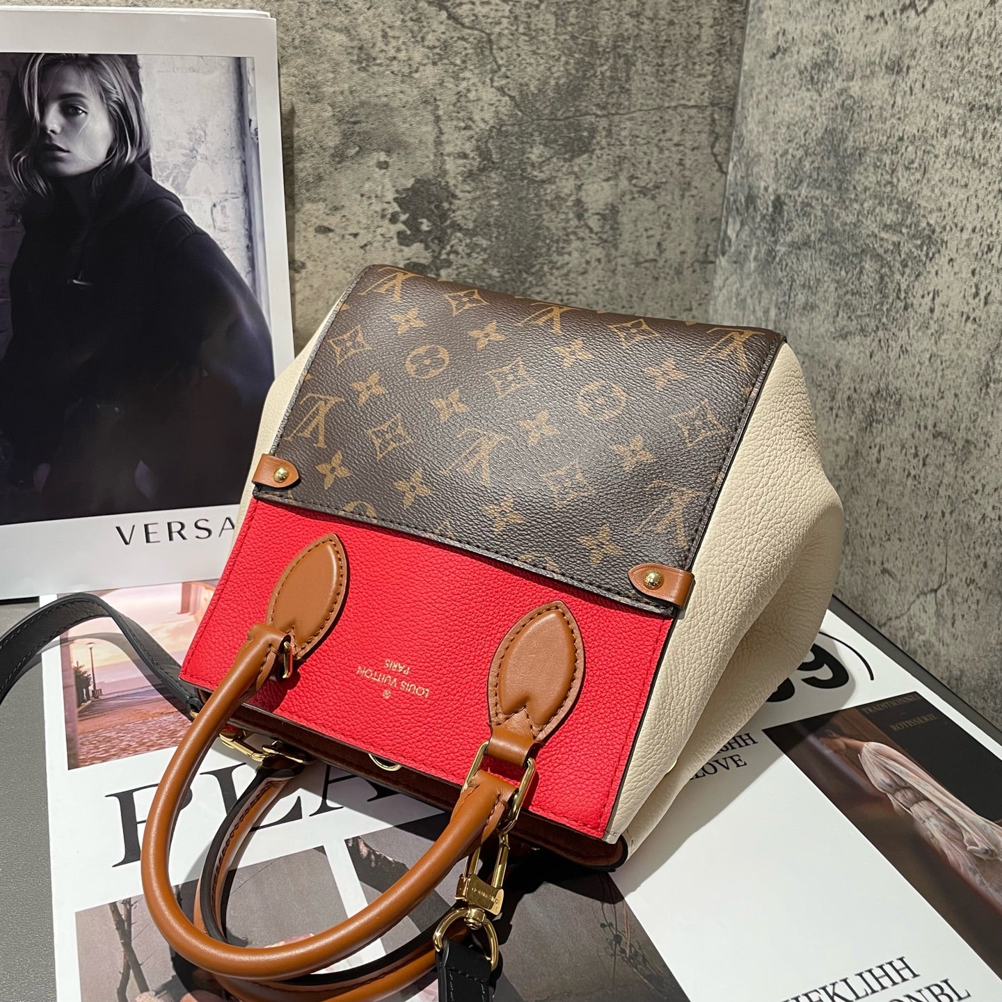 Louis Vuitton - Fold Tote - Monogram coated canvas and grained leather - Multicolour (Red, White, Brown) - (small)
